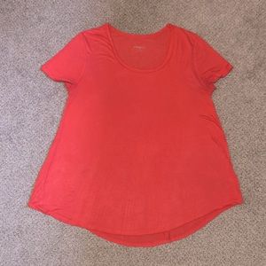 Salmon colored flowing tee